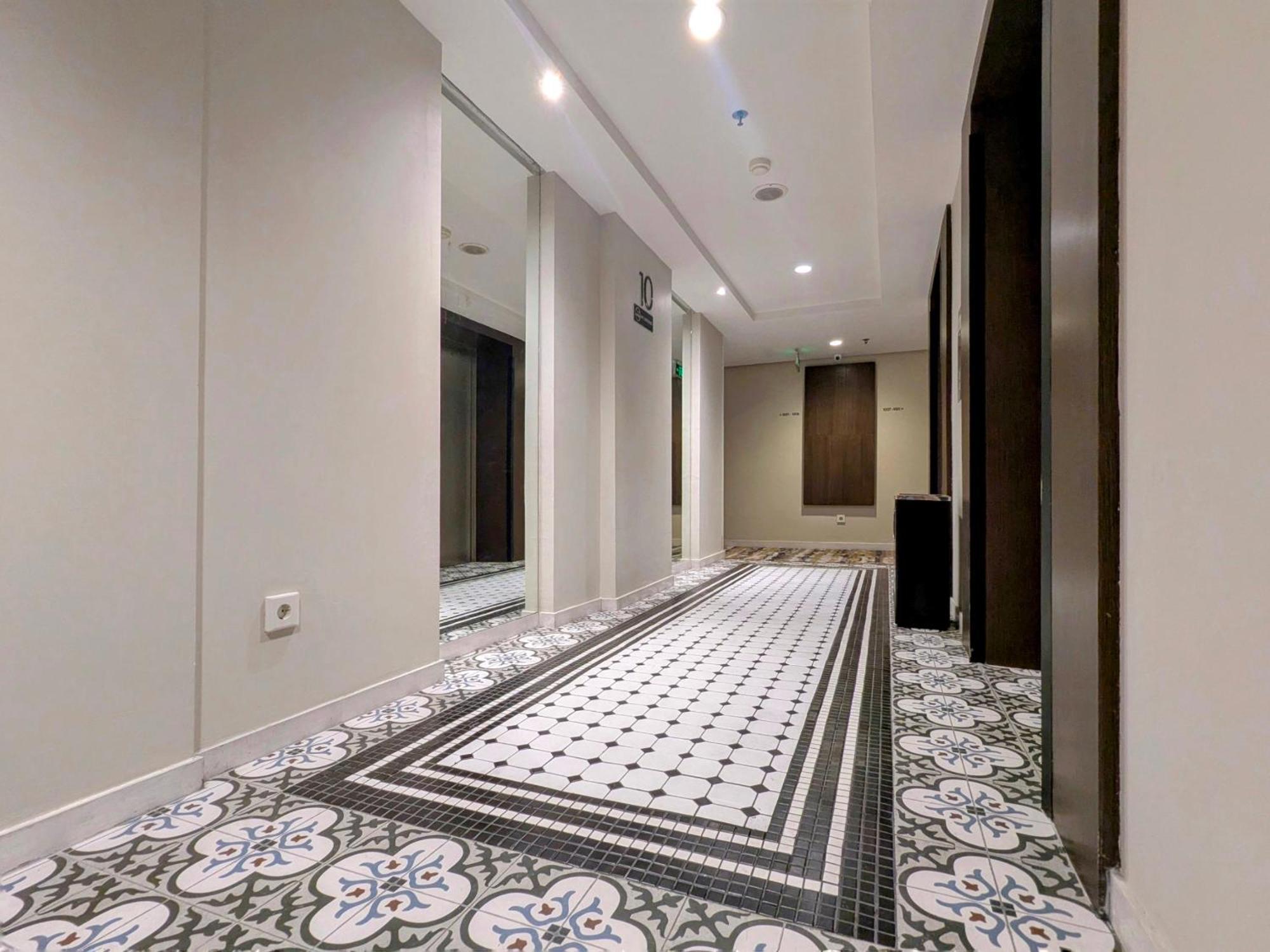 Grand Zuri Jababeka Hotel