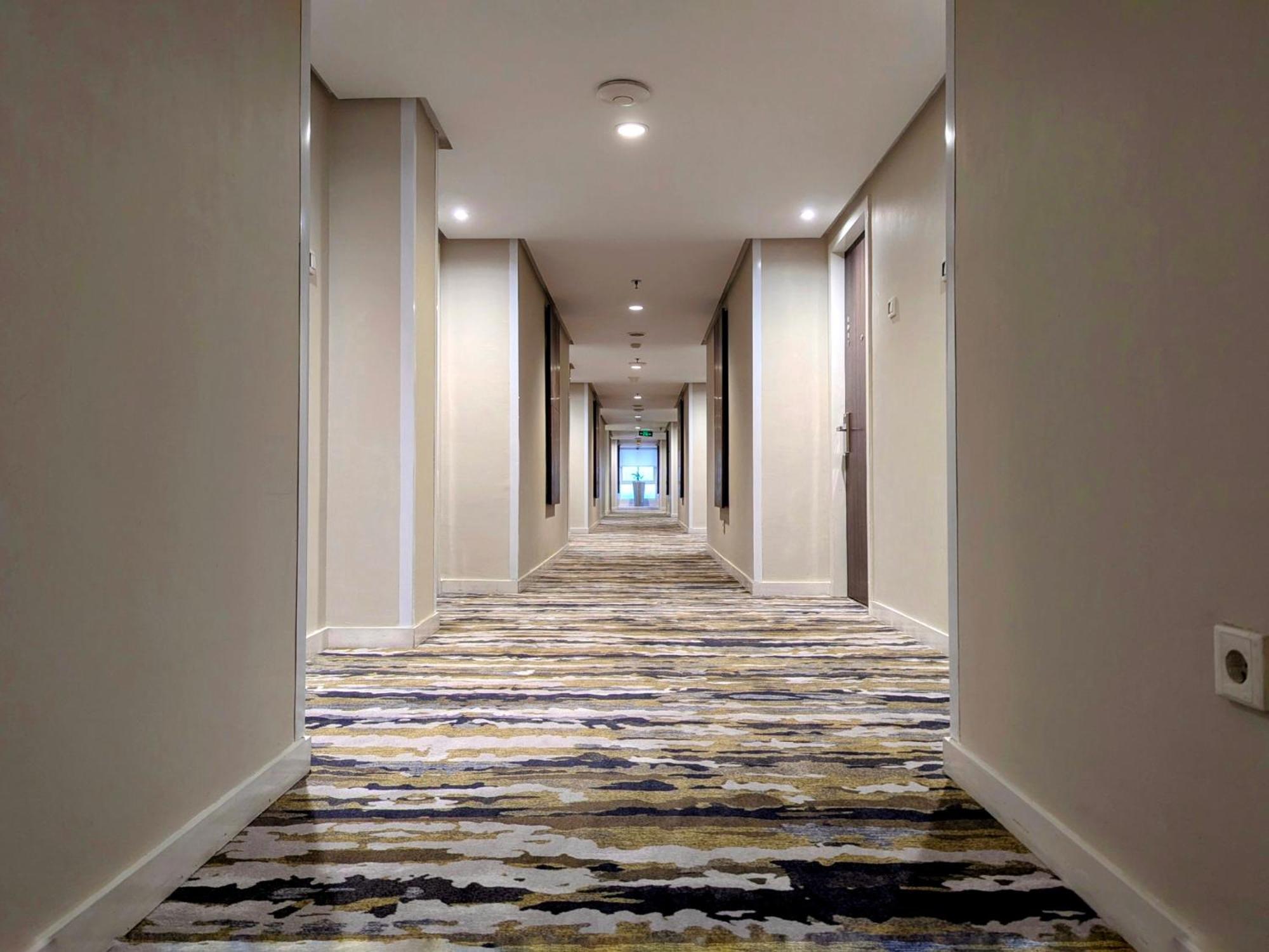 Grand Zuri Jababeka 4*