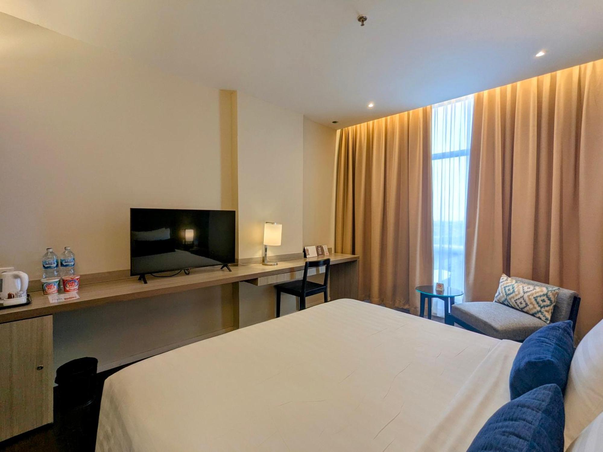 Grand Zuri Jababeka Hotel