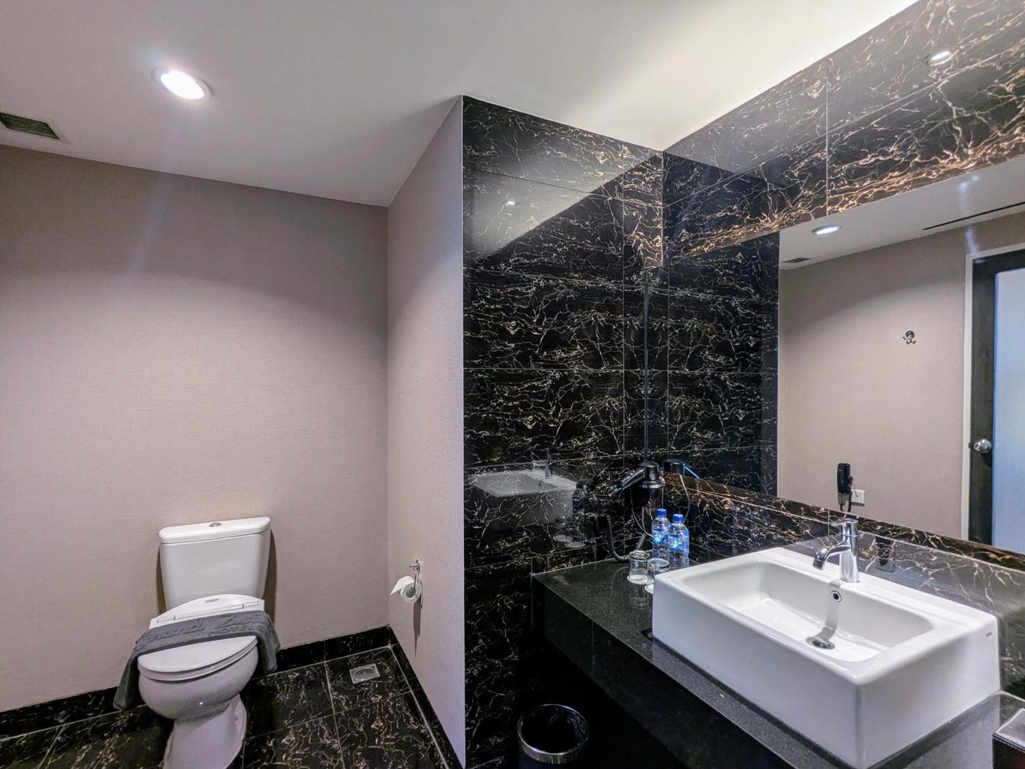 Grand Zuri Jababeka 4*