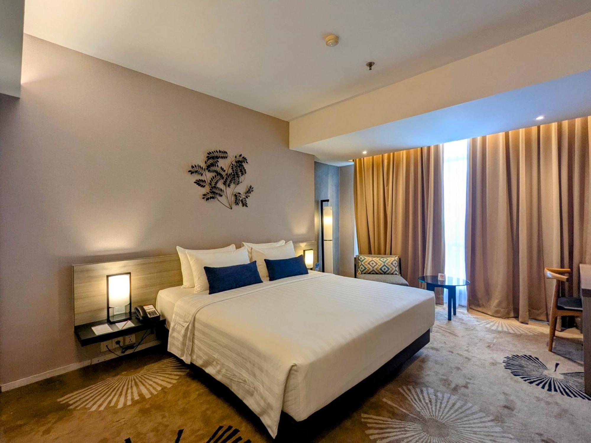 Grand Zuri Jababeka Hotel 4*