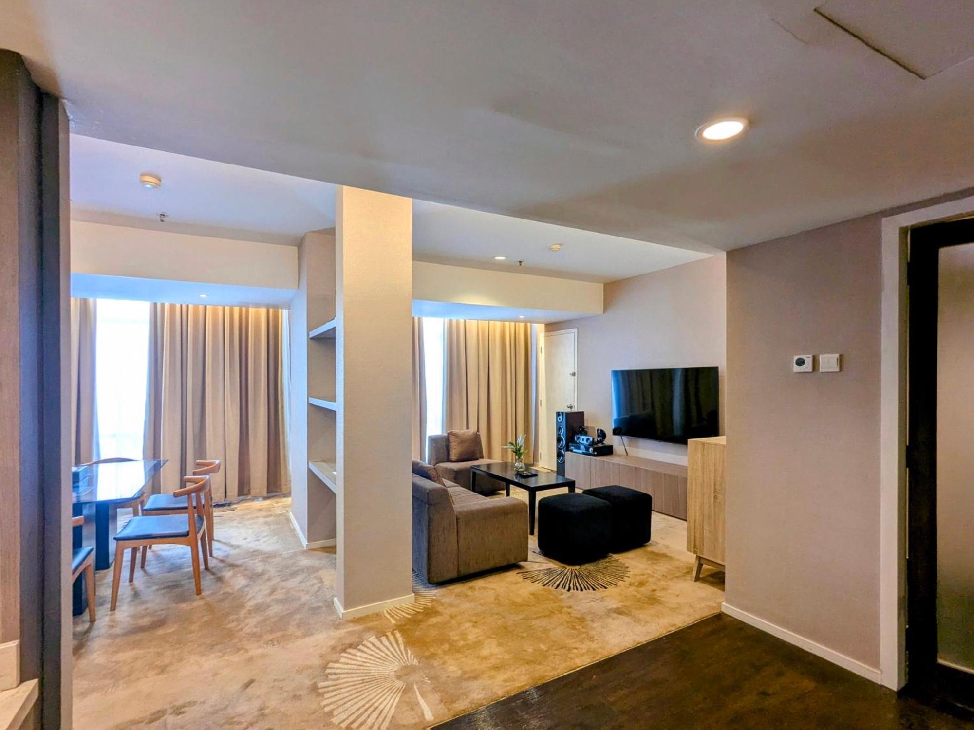 Hotel Grand Zuri Jababeka 4*