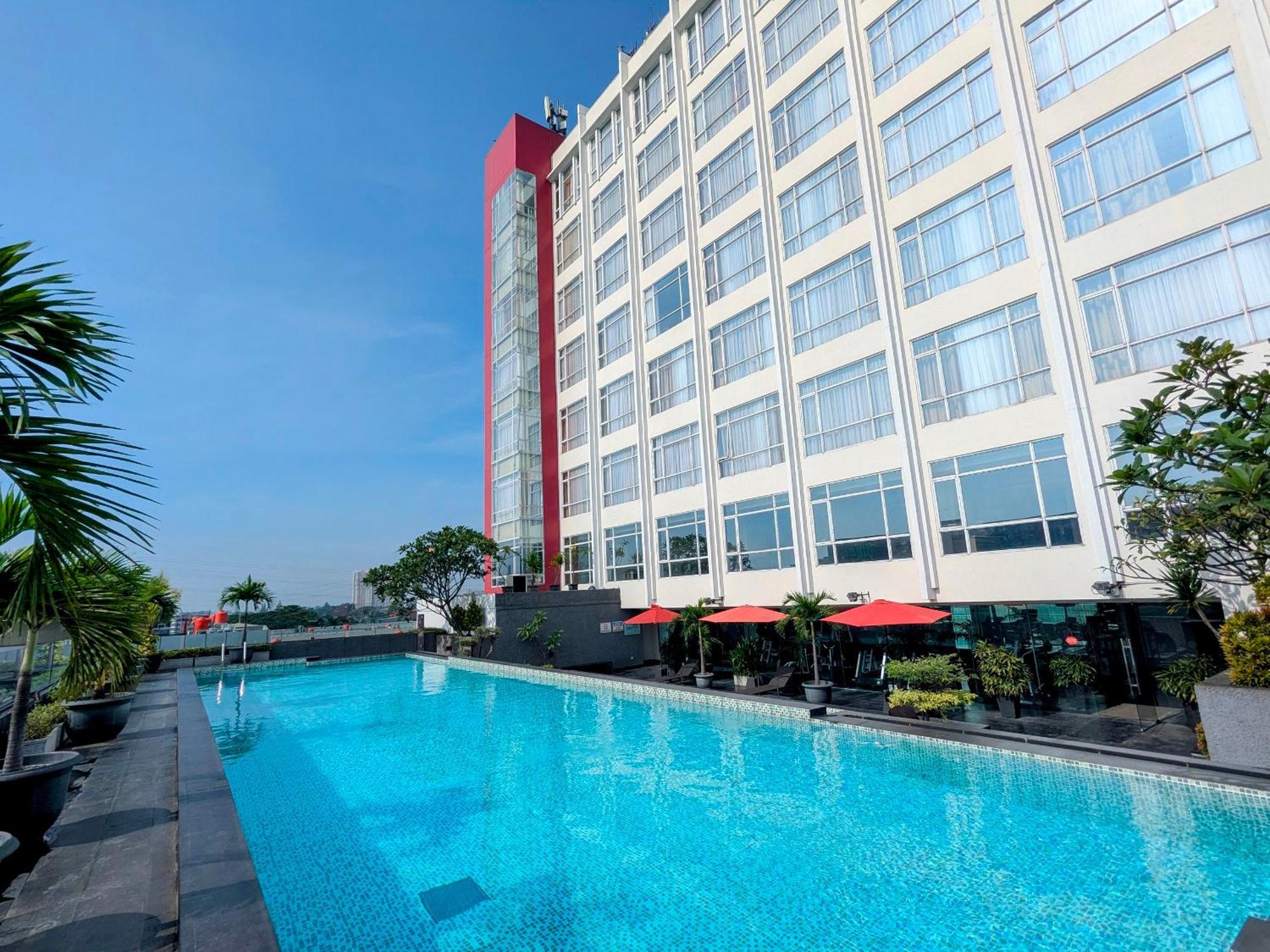 Grand Zuri Jababeka Hotel